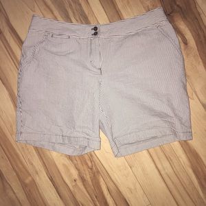 TOMMY BAHAMA shorts/size 10
